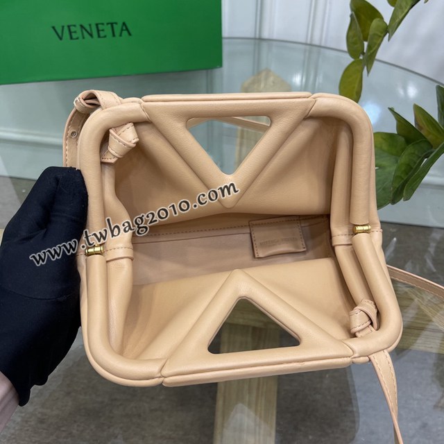 Bottega veneta高端女包 98088 寶緹嘉THE TRIANGLE BV專櫃新款杏仁色三角形五金手提女包  gxz1131